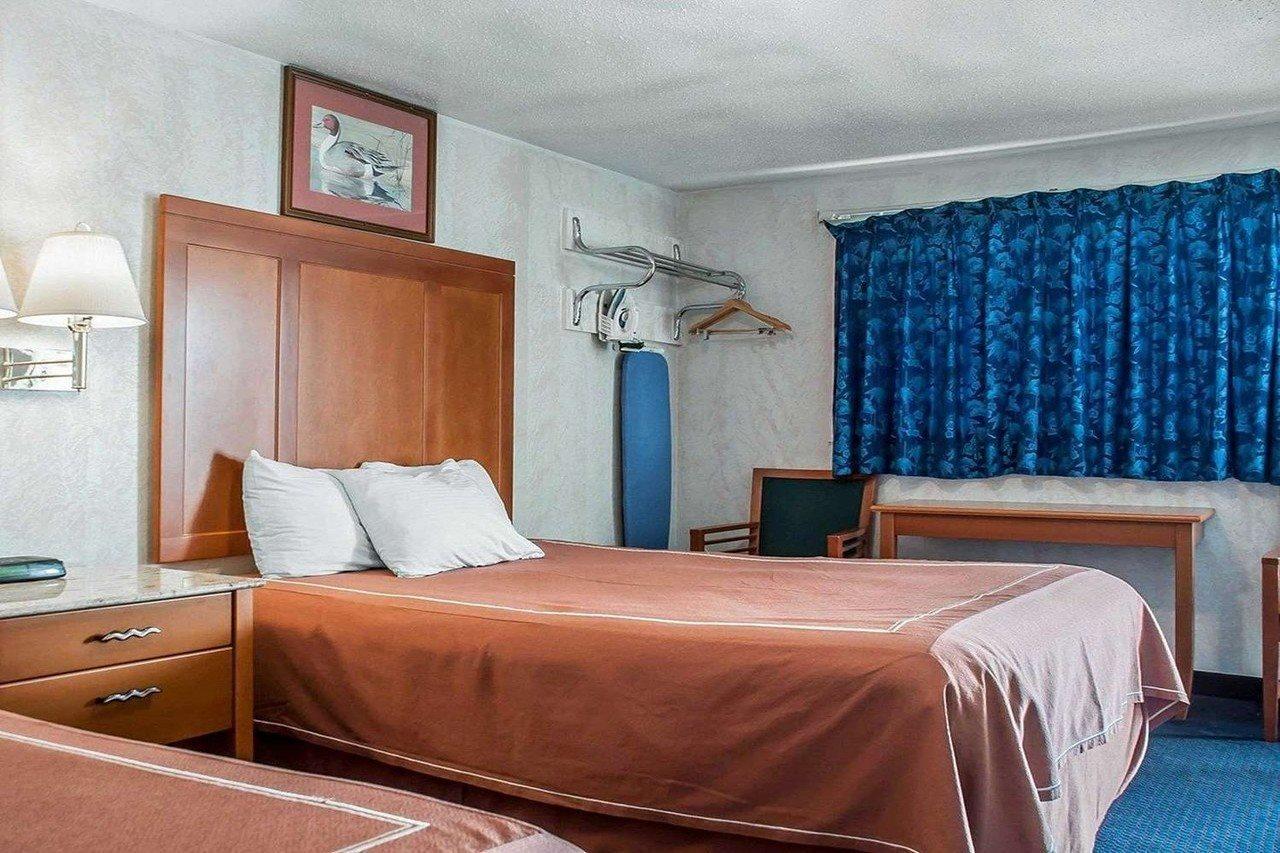 Castle Inn & Suites ניאגרה פולס מראה חיצוני תמונה
