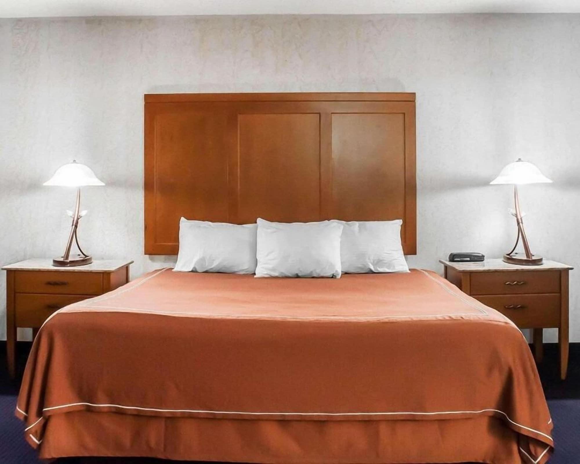 Castle Inn & Suites ניאגרה פולס מראה חיצוני תמונה
