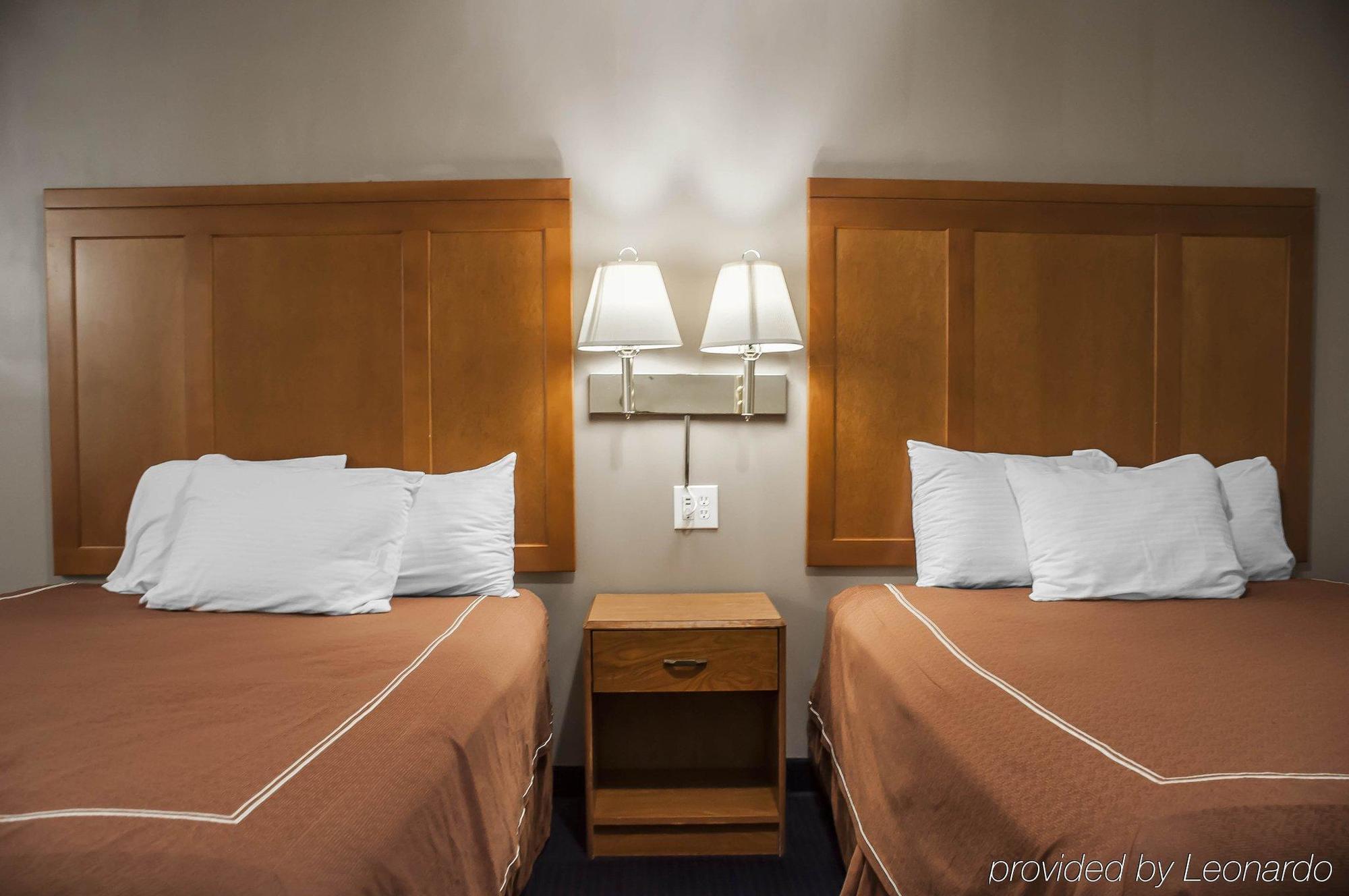 Castle Inn & Suites ניאגרה פולס מראה חיצוני תמונה