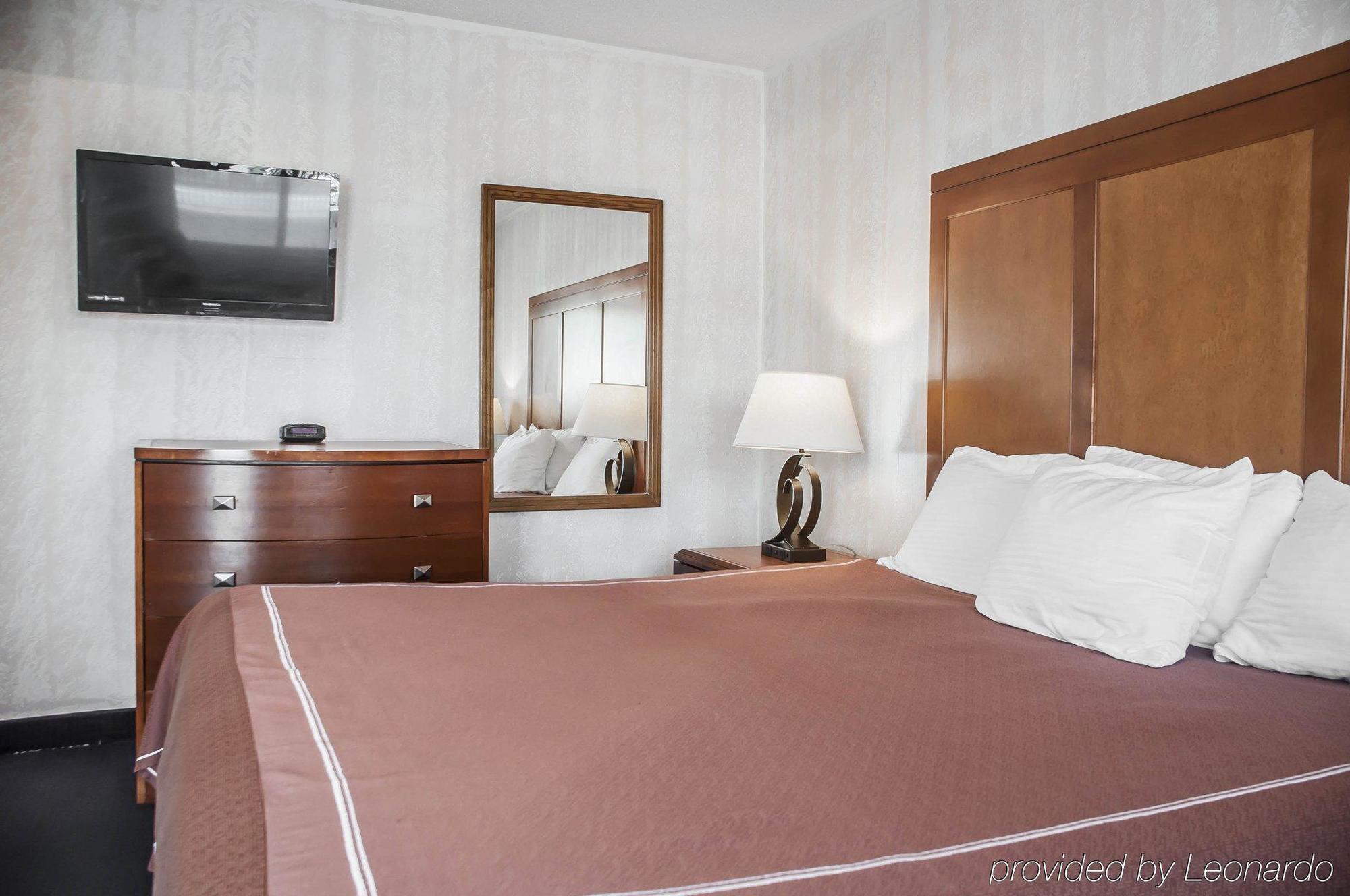 Castle Inn & Suites ניאגרה פולס מראה חיצוני תמונה
