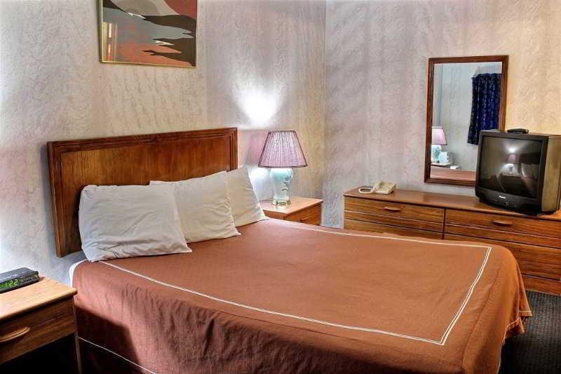 Castle Inn & Suites ניאגרה פולס מראה חיצוני תמונה