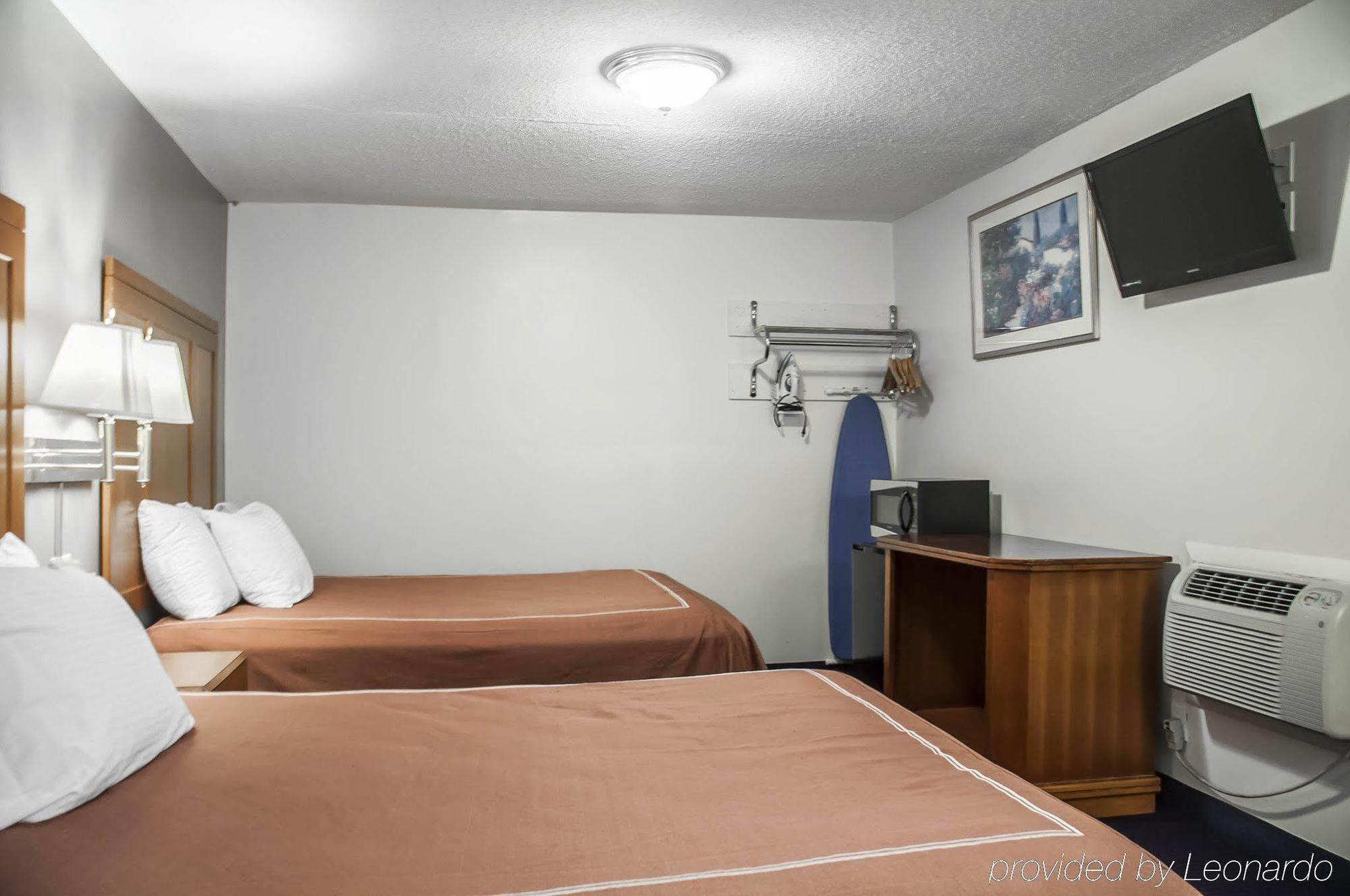 Castle Inn & Suites ניאגרה פולס מראה חיצוני תמונה