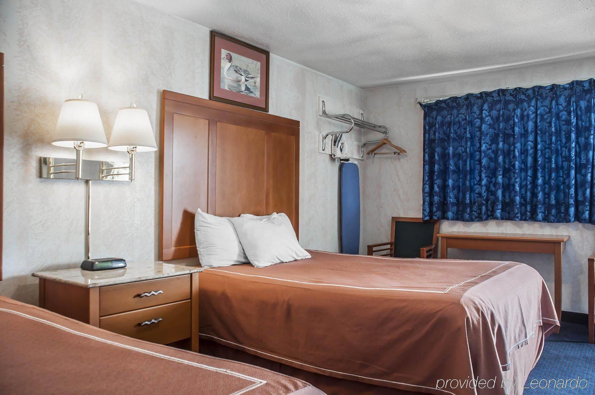 Castle Inn & Suites ניאגרה פולס מראה חיצוני תמונה
