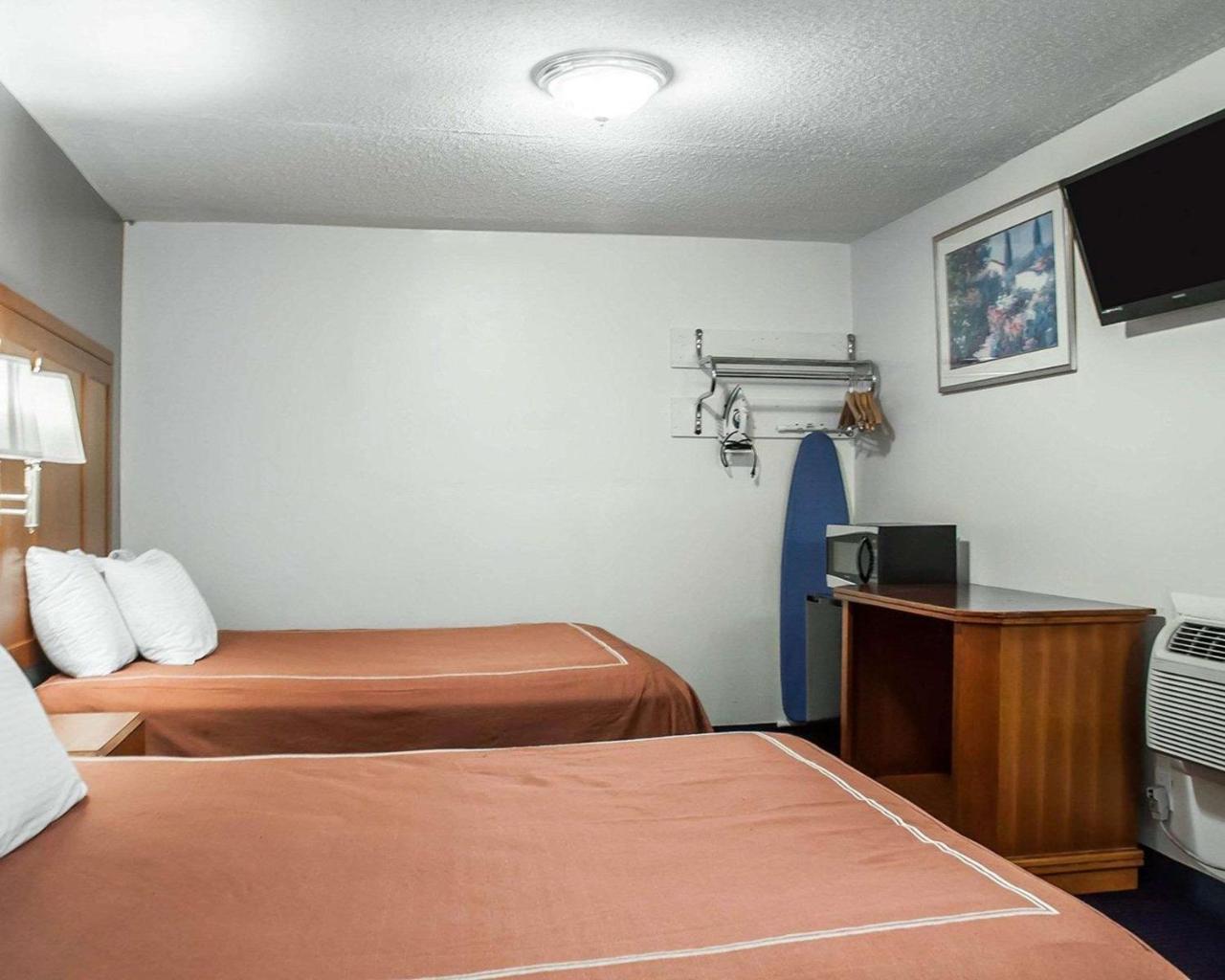 Castle Inn & Suites ניאגרה פולס מראה חיצוני תמונה